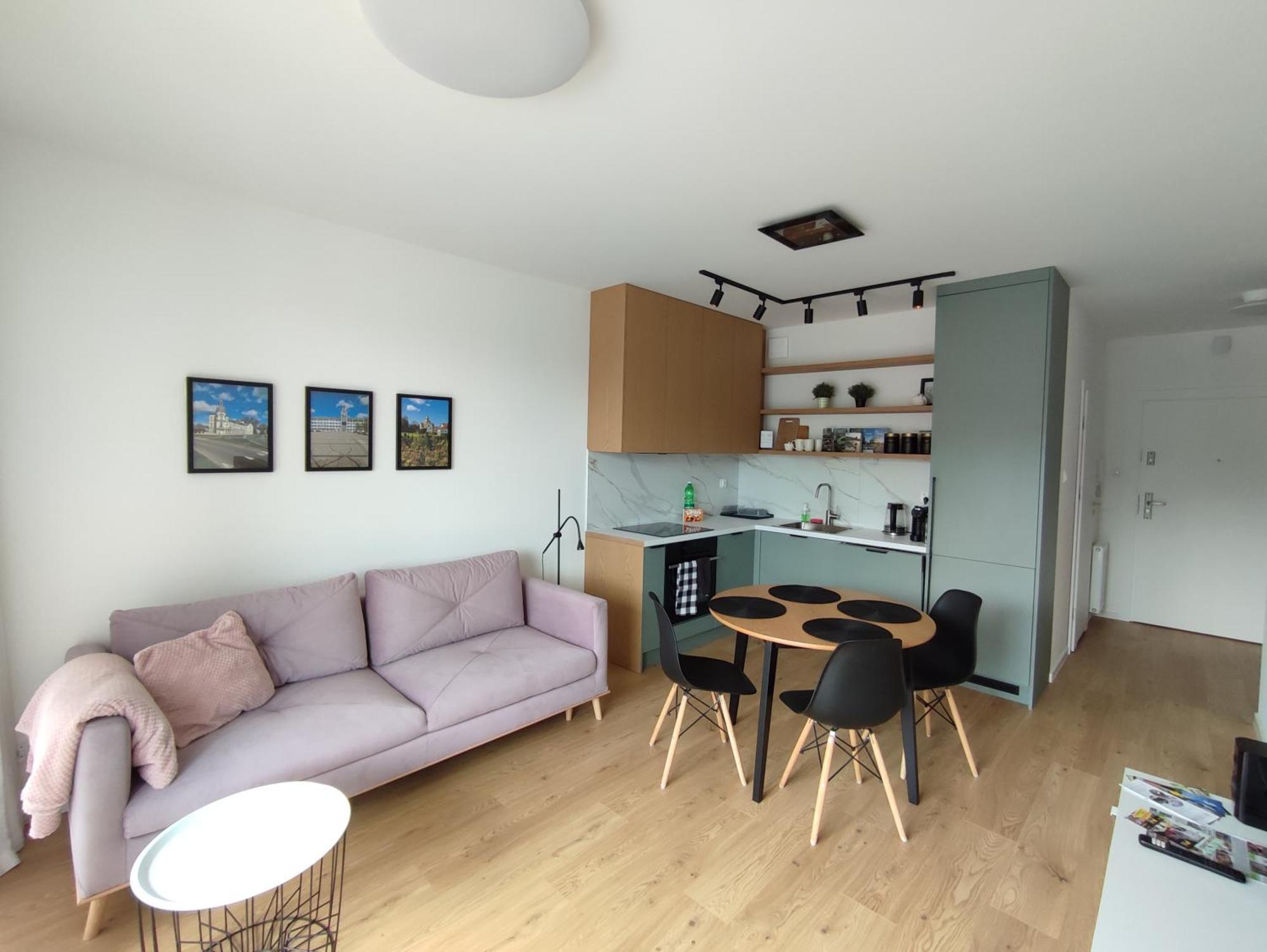 Sunny Iii Apartment *